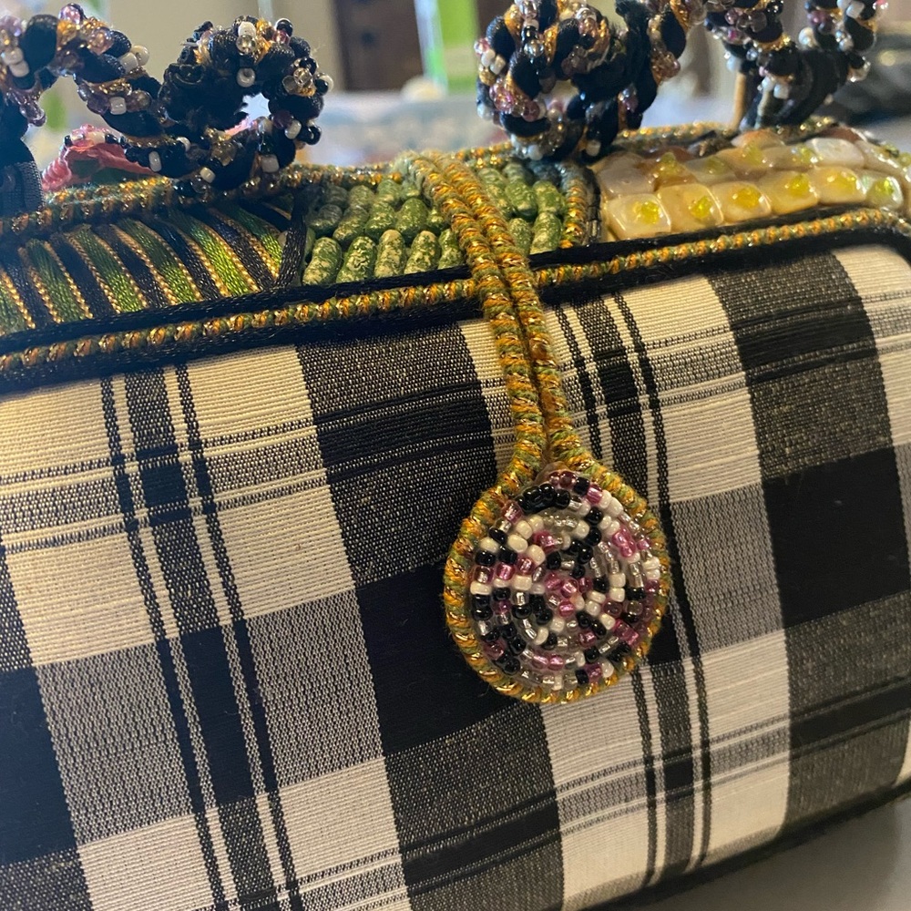 Mary Frances beaded bag - Picture 3 of 8